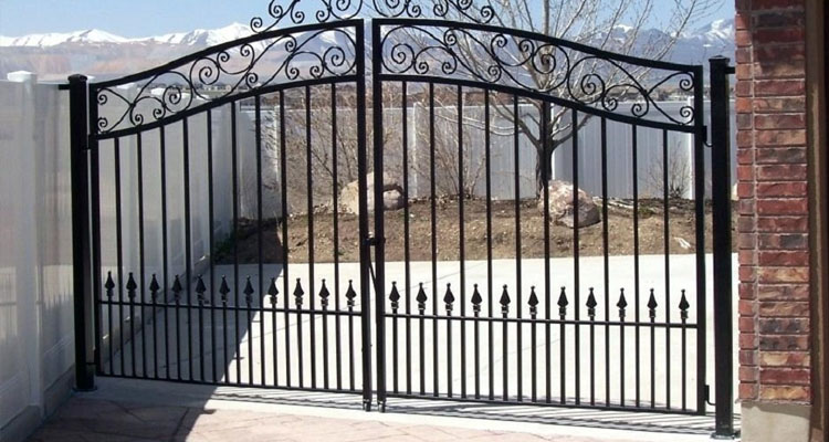 Electric Driveway Gate Installation in Winnetka